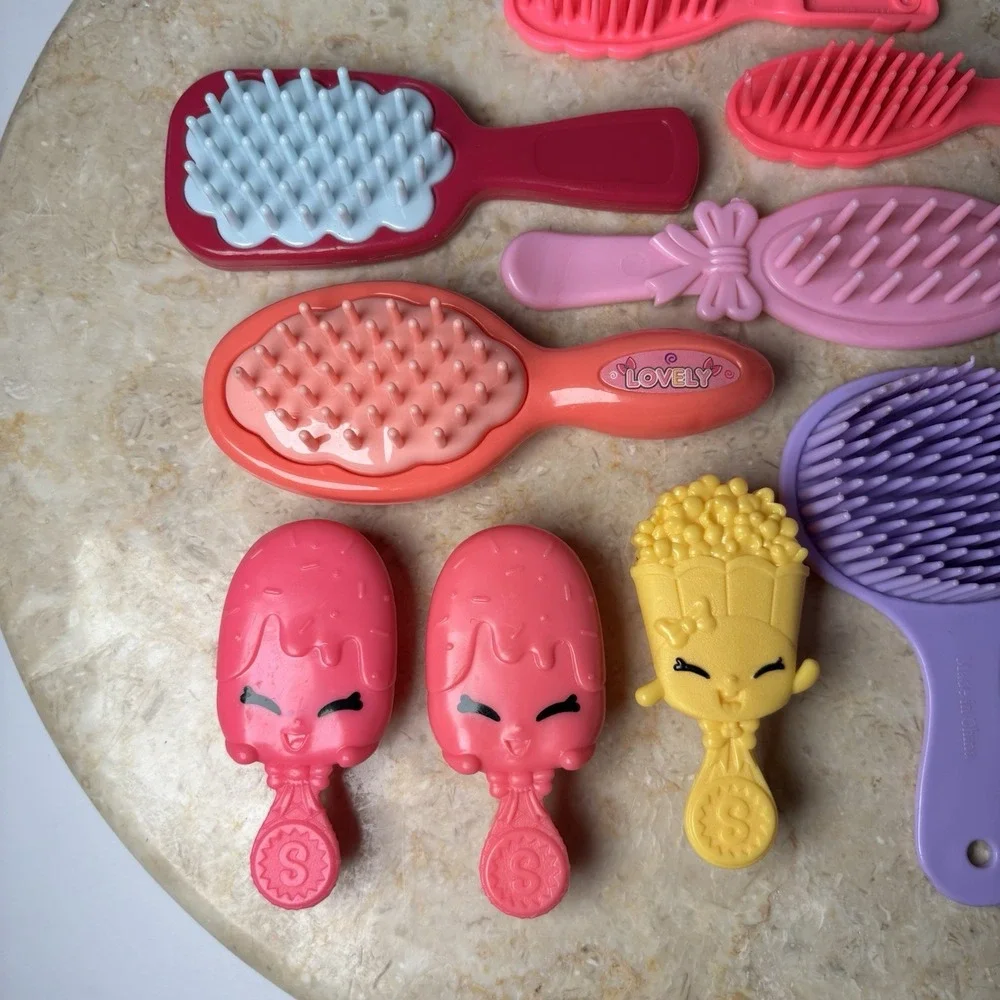 Vintage‎ and Modern Doll Comb Hair Brush Toy Doll Accessory Lot Barbie Shopkins